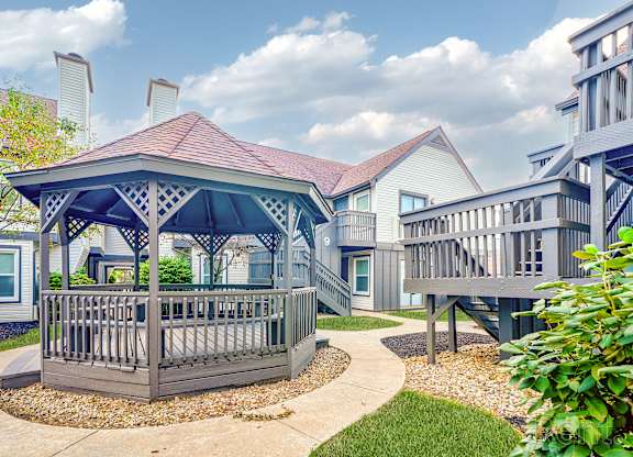 Gazebo at Avia Lofts at Founders Road, Indiana