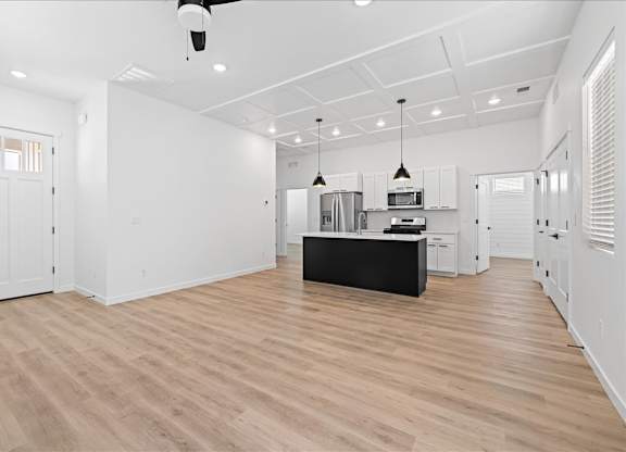 Large Kitchen at Alante Homes at Spring Run, Idaho
