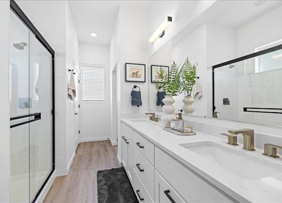 White Bathroom at Alante Homes at Spring Run, Caldwell, ID