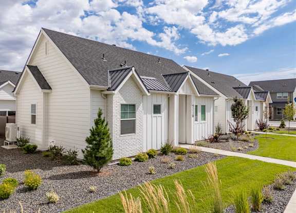 Elegant Exterior View at Alante Homes at Spring Run, Caldwell, ID, 83607