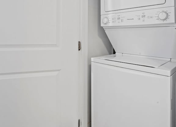 an empty laundry room with a washer and dryer at 605 Place Student Housing & Co-Living, St George, Utah