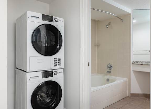 Washer and Dryer at Avia Apartments on College Blvd (Overland Park), Overland Park, Kansas