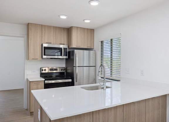 Fully Equipped Kitchen at Avia Apartments on College Blvd (Overland Park), Overland Park, Kansas