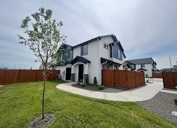 Green Space at Alante Homes at Lake Hazel, Boise, ID