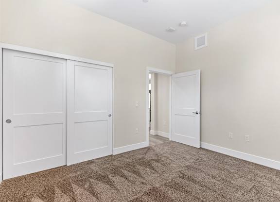 Bedroom With Closets at Edgeway Plaza, Rohnert Park California
