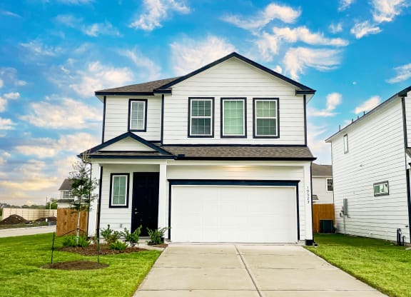 Garages Available at Pradera Oaks, Bonney, 77583