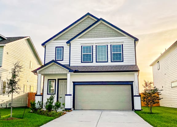 Houses With Attached Garage And Patio at Pradera Oaks, Texas