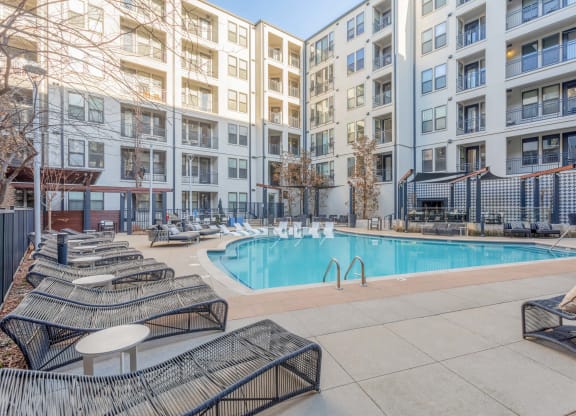 Elliston 23 apartments in Nashville Tennessee photo of sundeck