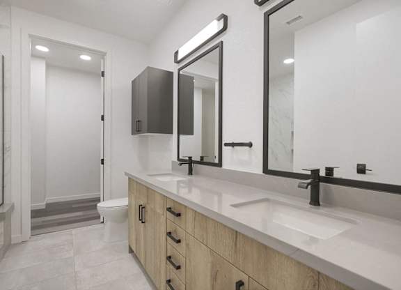 Portola at SouthGlenn Interior Townhomes Bathroom