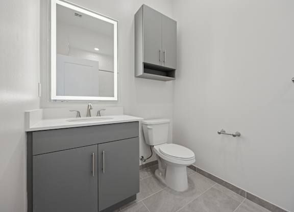Beautiful Bathroom Interior at Heritage Court, Ewing