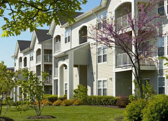 Affordable housing community with 2- and 3- bedrooms in Herndon, VA.