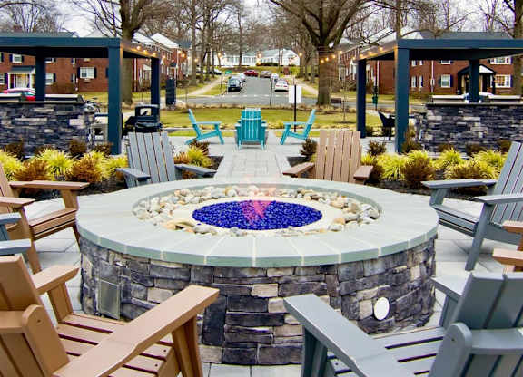 outdoor fire pit and kitchen area at Alister Morristown, Morristown, NJ, 07960