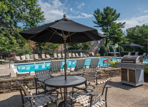 Outdoor Seating at Elme Watkins Mill, Gaithersburg Maryland