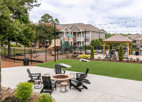 Courtyard seating area at Elme Marietta Apartments, Georgia