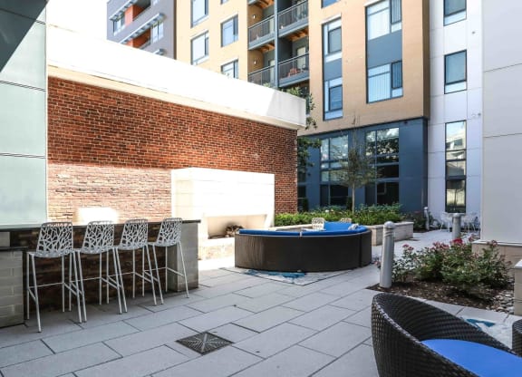Courtyard view at The Maxwell Apartments, Arlington