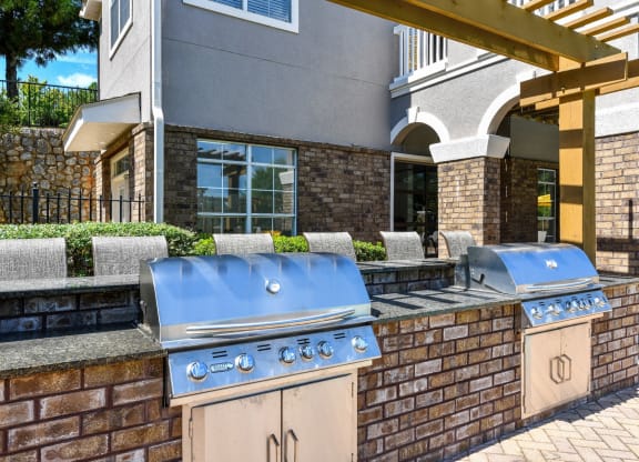 Grilling Stations at Elme Eagles Landing in Stockbridge, GA
