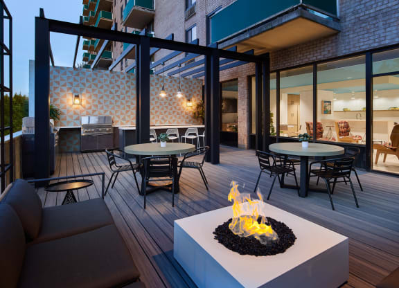 Outdoor Sitting Area at Riverside Apartments, Alexandria