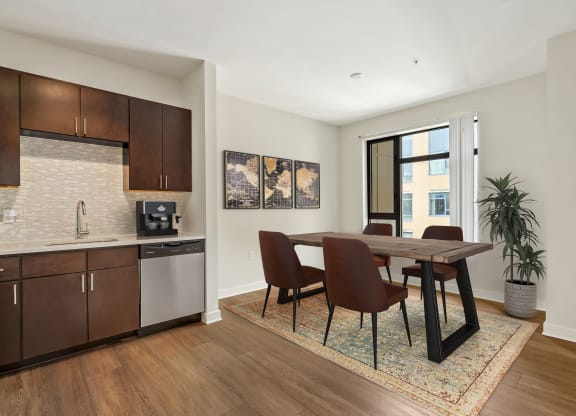 Dining at The Maxwell Apartments, Arlington, VA, 22203