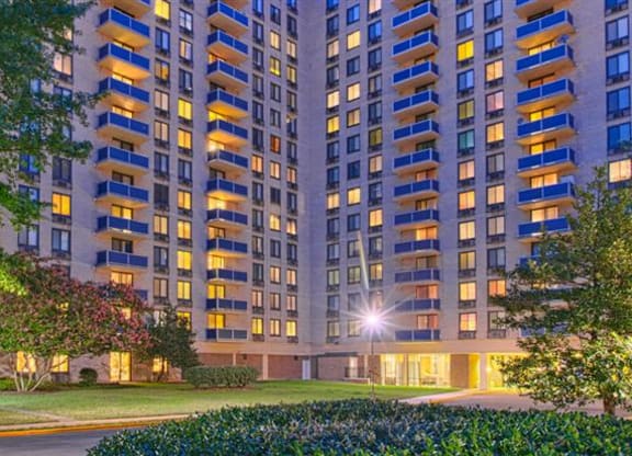  Exterior at Riverside Apartments, Virginia