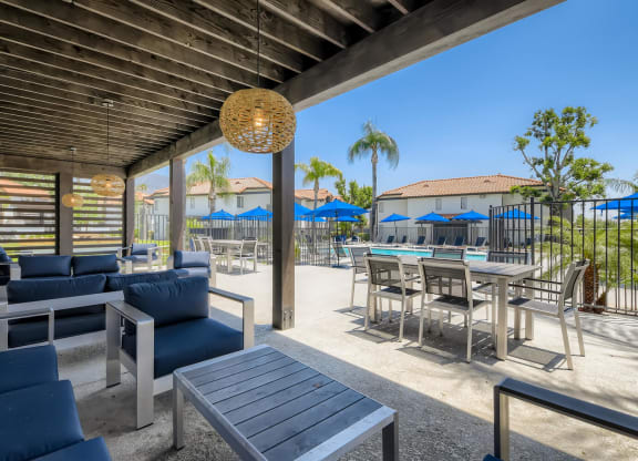 sitting area in pool at Sixteen60 Apartment Homes, California