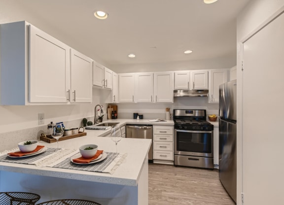 Sixteen60 kitchen view of platinum unit