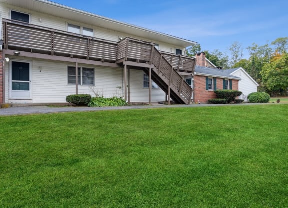 EXTERIOR at Stonebridge, Ellington, CT