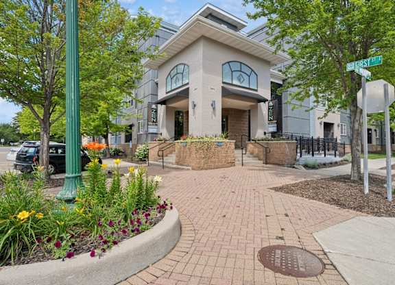 Front entrance to Zen Chaska