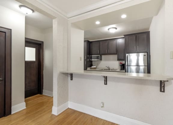 Kitchen with breakfast bar
