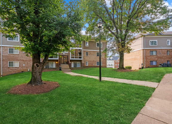 Courtyard view at Briarwood Apartments, Dumfries