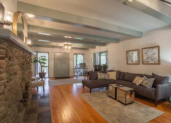 Spacious Lobby Area at Miramonte Lodge, Milwaukie, OR, Oregon, 97222