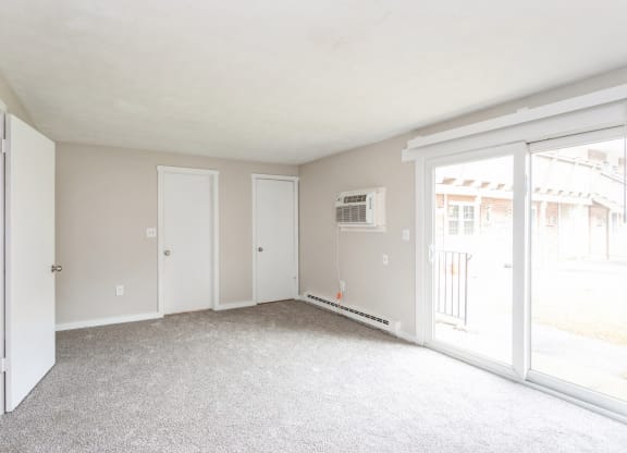 an empty living room at Stonebridge, Ellington, Connecticut