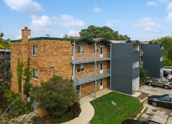Building exterior at River Oaks, Illinois, 60542