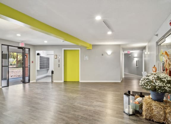 Entrance interior at Twelve 501