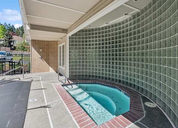 Outdoor jacuzzi