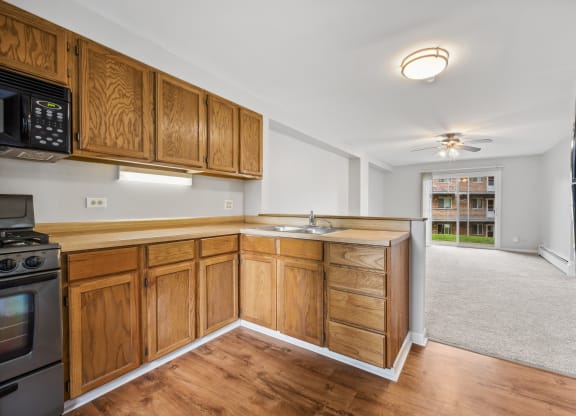 Kitchen at River Oaks, North Aurora