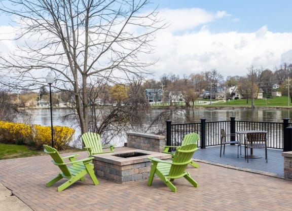 Lake side seating area at The View Apartments St Charles, Illinois