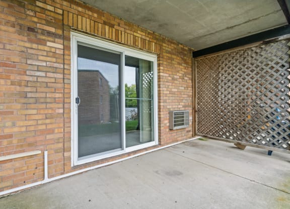 Outdoor at River Oaks, North Aurora, IL, 60542