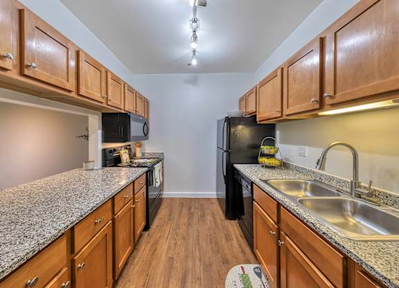 kitchen with granite countertops at Oak Park City, Oak Park