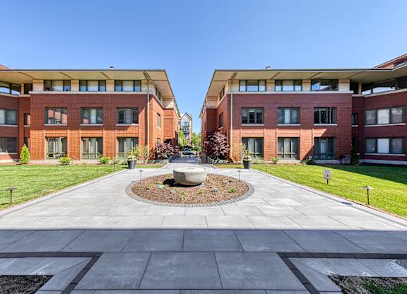 courtyard with a fountain at Oak Park City, Oak Park, IL
