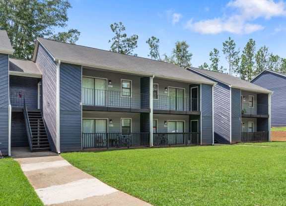 a beautiful lawn at Alcovy Terrace, Covington, GA