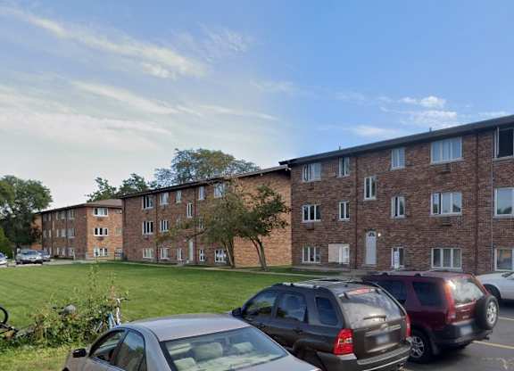 building exterior with grassy area from parking lot at The Countryside, Illinois ?