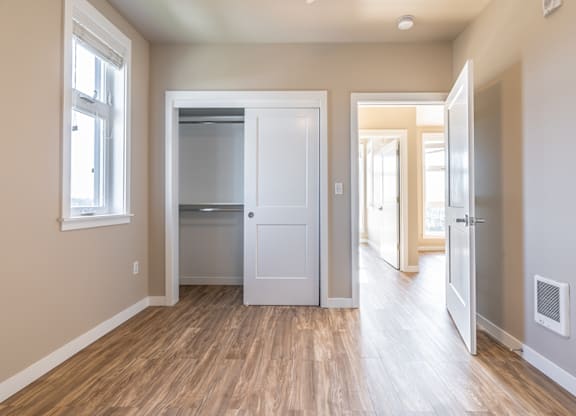 Room with closet at Brooklyn Yard Apartments, Portland