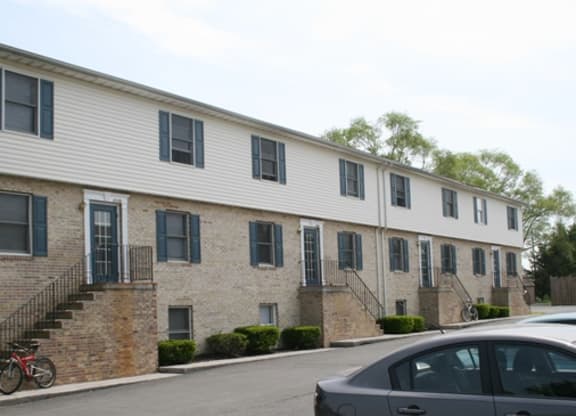 exterior view and parking area at Fort Collier Terrace, Winchester Virginia