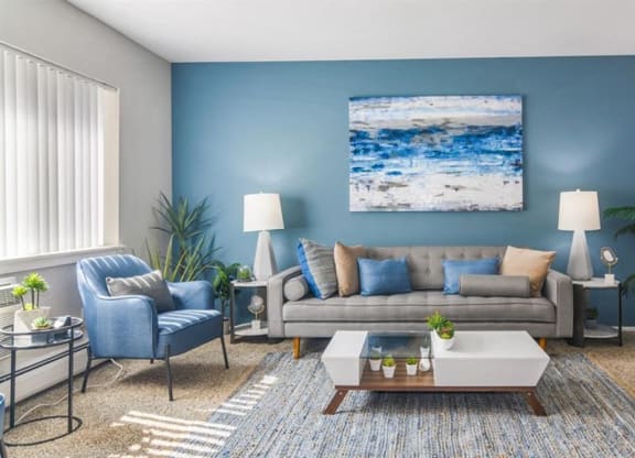 Living Room at ReNew Aurora, Aurora, IL, 60506