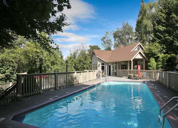 Relaxing Swimming Pool at Miramonte Lodge, Milwaukie, OR, Oregon, 97222