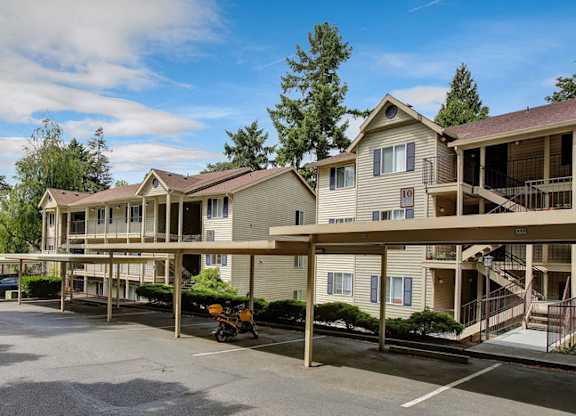 Ample Parking Area at Miramonte Lodge, Milwaukie, OR, 97222