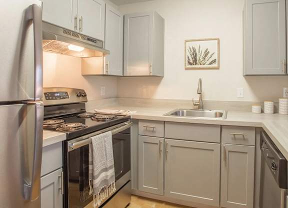 Elegant And Timeless Kitchen at Miramonte Lodge, Milwaukie