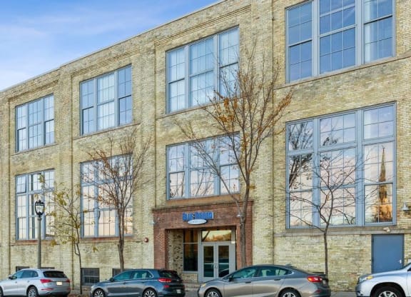Exterior View at Blue Ribbon Lofts, Milwaukee, 53205