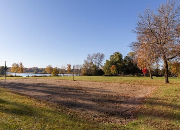 Green Landscape at ReNew at Neill Lake, Eden Prairie, Minnesota