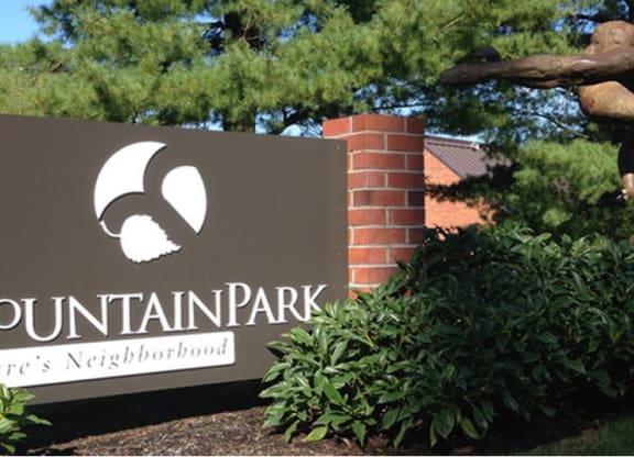 Property Signage at The Bluffs at Mountain Park, Lake Oswego, OR